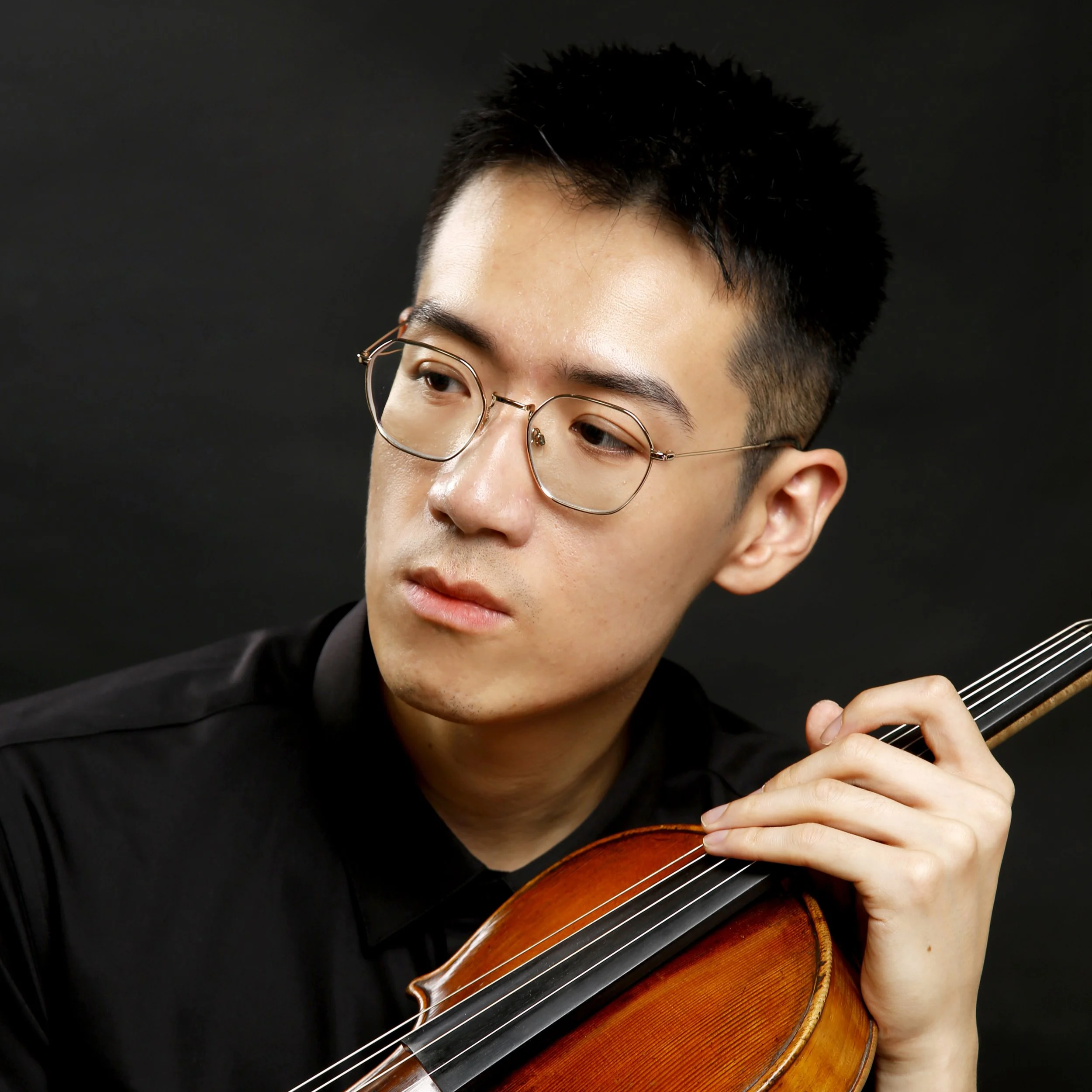 Zhanbo Zheng, Violist — AYA artist portrait