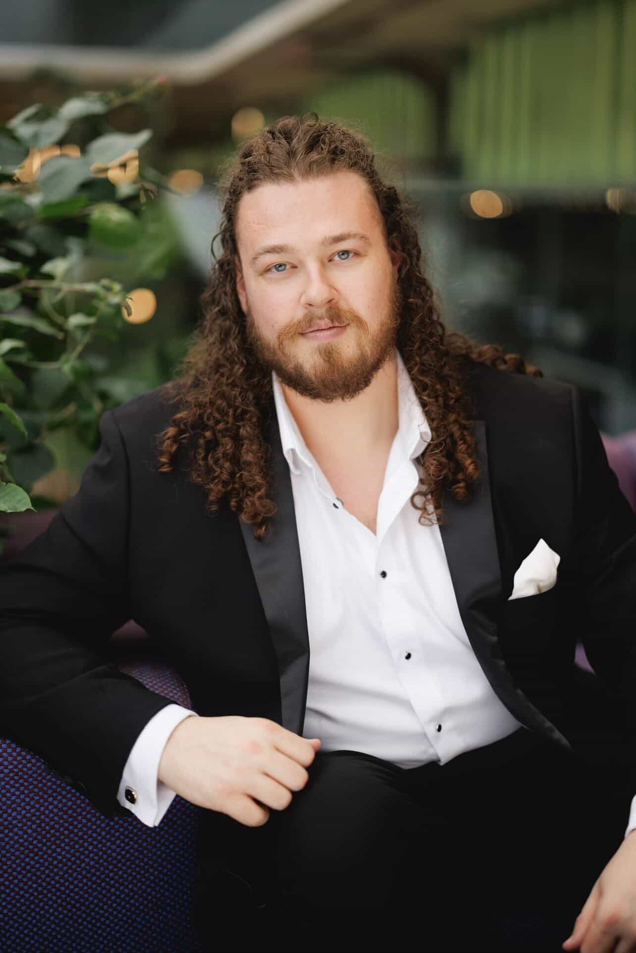 Shawn Roth, tenor; AYA artist member